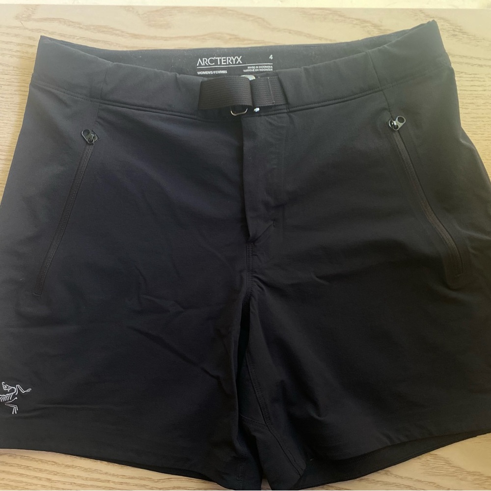 Arc'teryx Gamma LT 6” Women's Shorts SIZE 4 - black